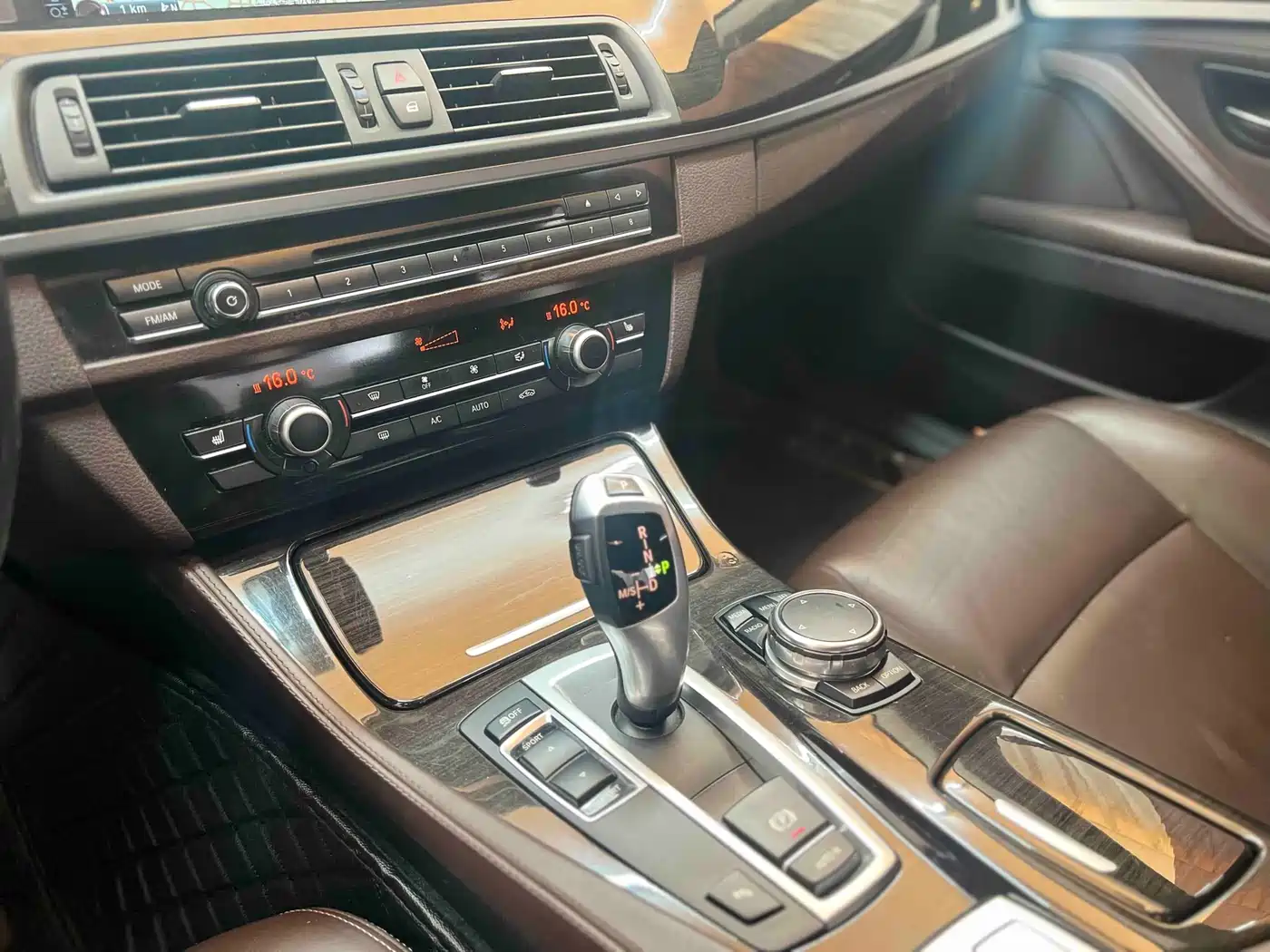 BMW 5 Series 2017 525Li Luxury Design Package фото 18