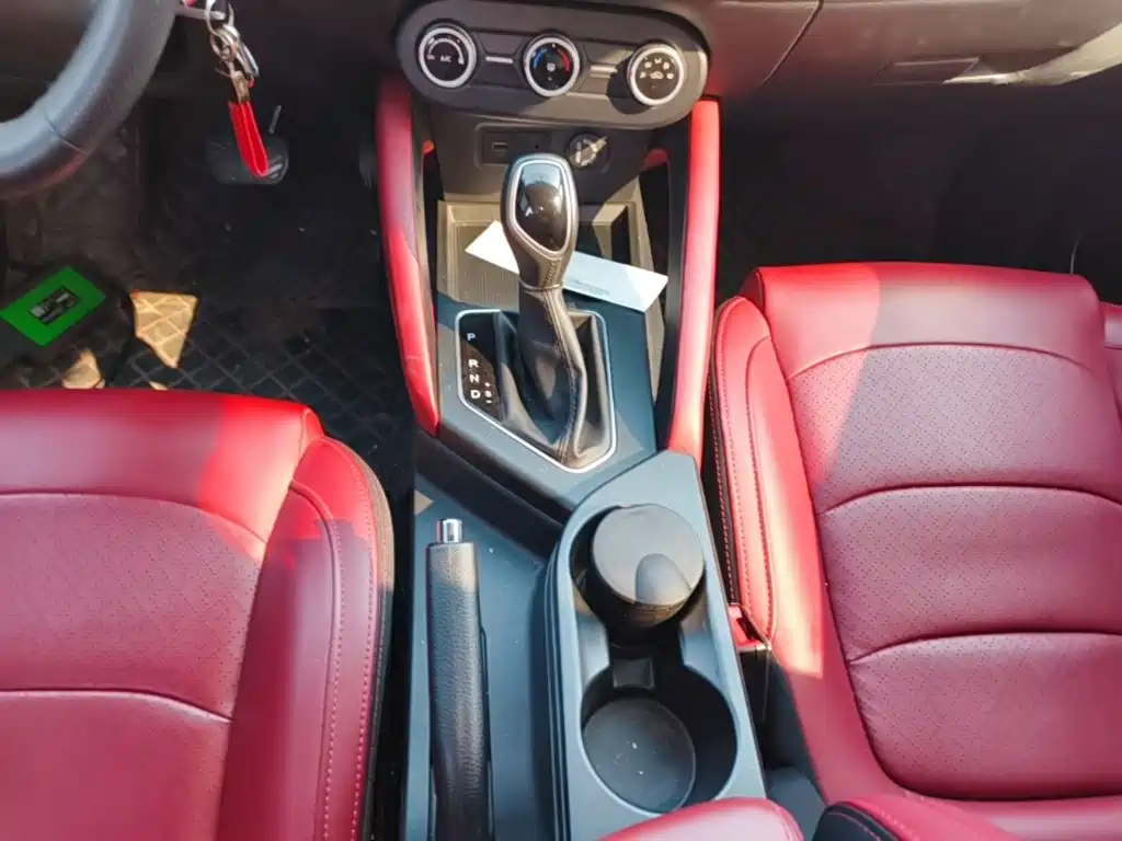 Dongfeng Fengguang Fengon 500 2021 2022 1.5L CVT Enjoyment Edition