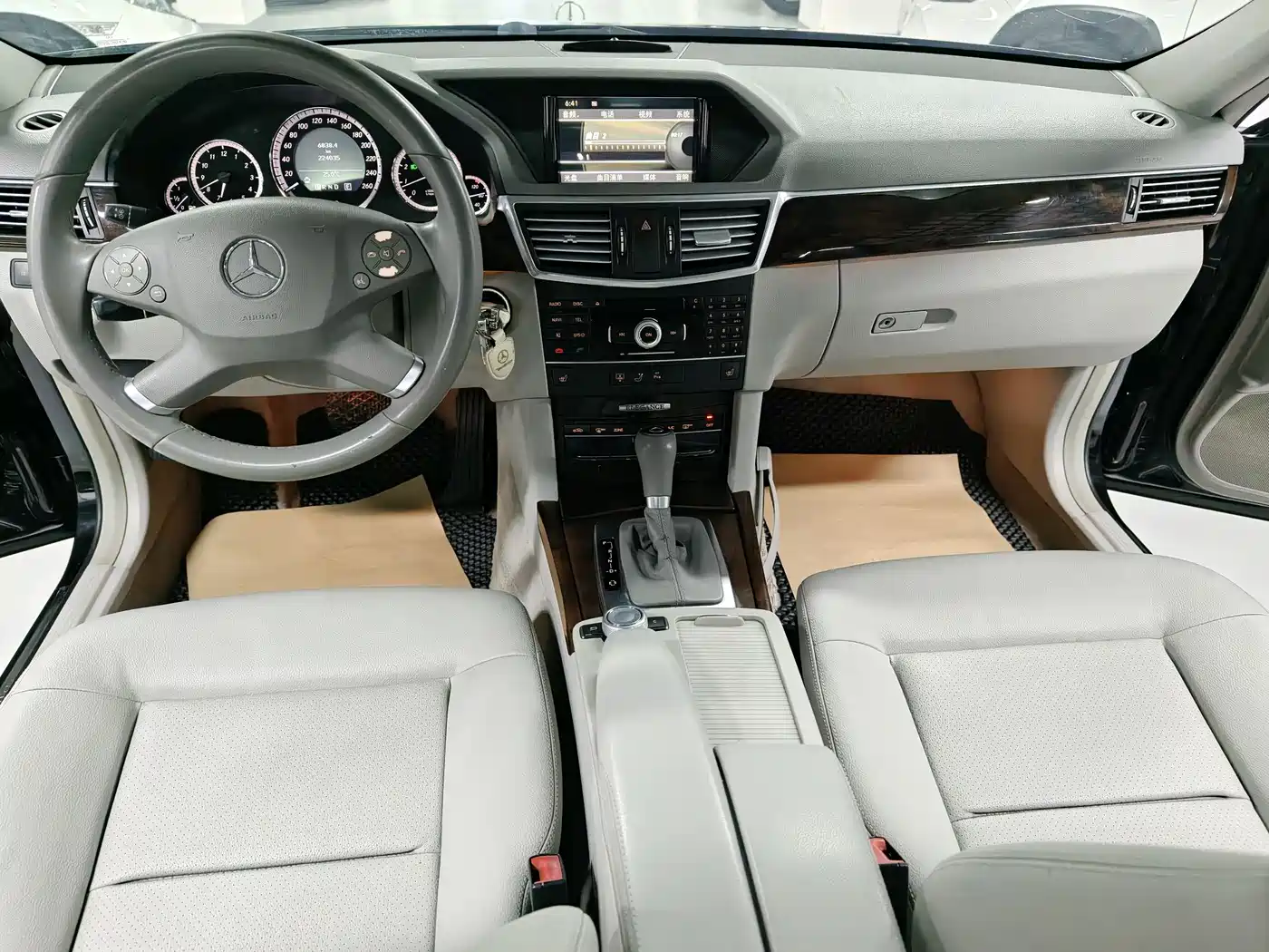 Mercedes-Benz E-Class 2011 E 200 L CGI Elegance фото 7