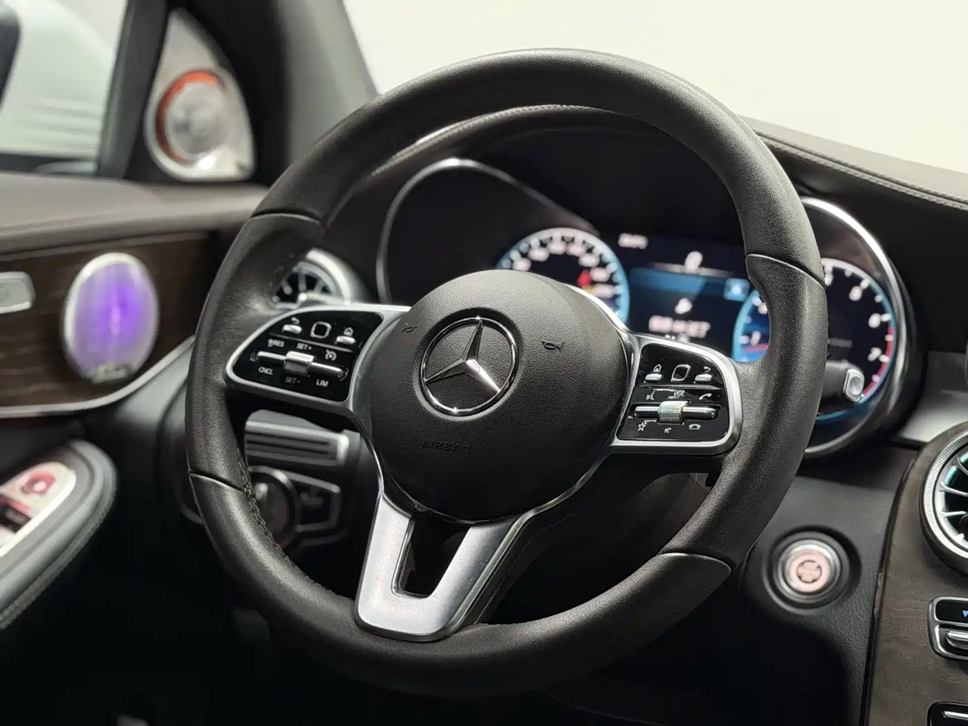 Mercedes-Benz GLC 2021 GLC 260 L 4MATIC Luxury фото 10