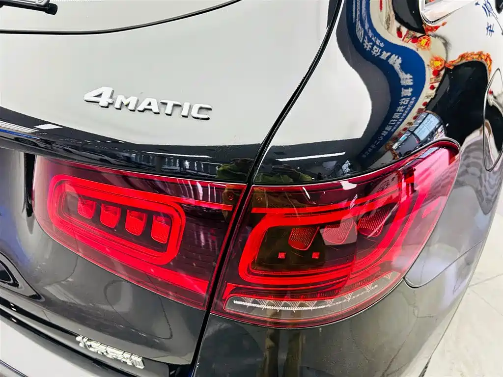 MERCEDES-BENZ GLC