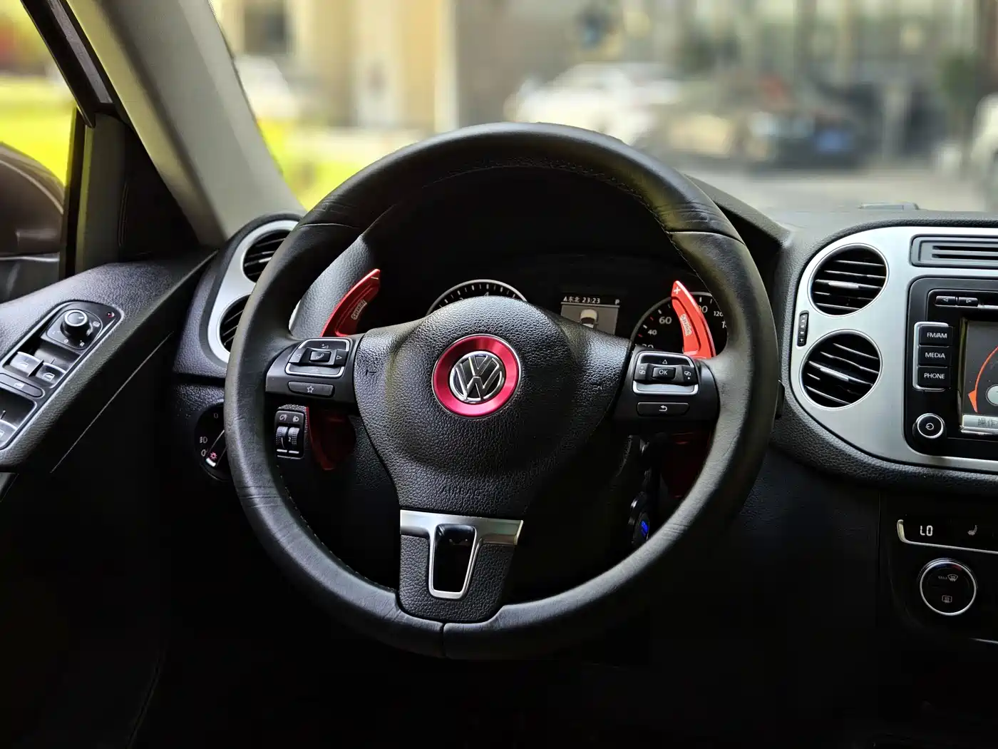 Volkswagen Tiguan 2013 1.8TSI Auto 4WD Luxury фото 13