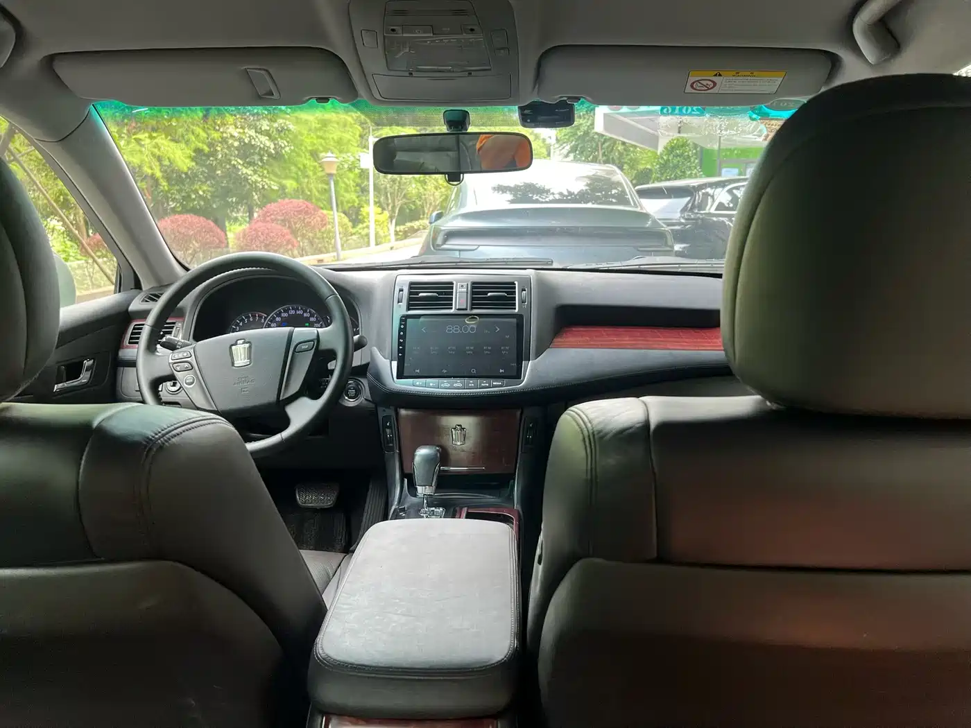 Toyota Crown 2010 2.5L Royal Leather Edition фото 6