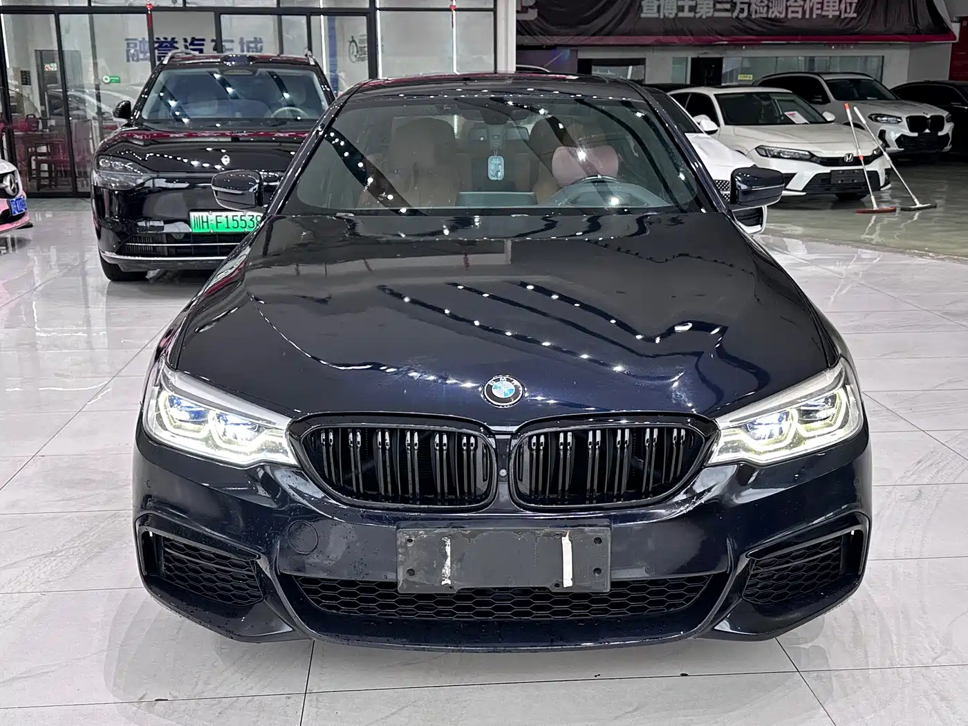 Фото 2 - BMW 5 Series