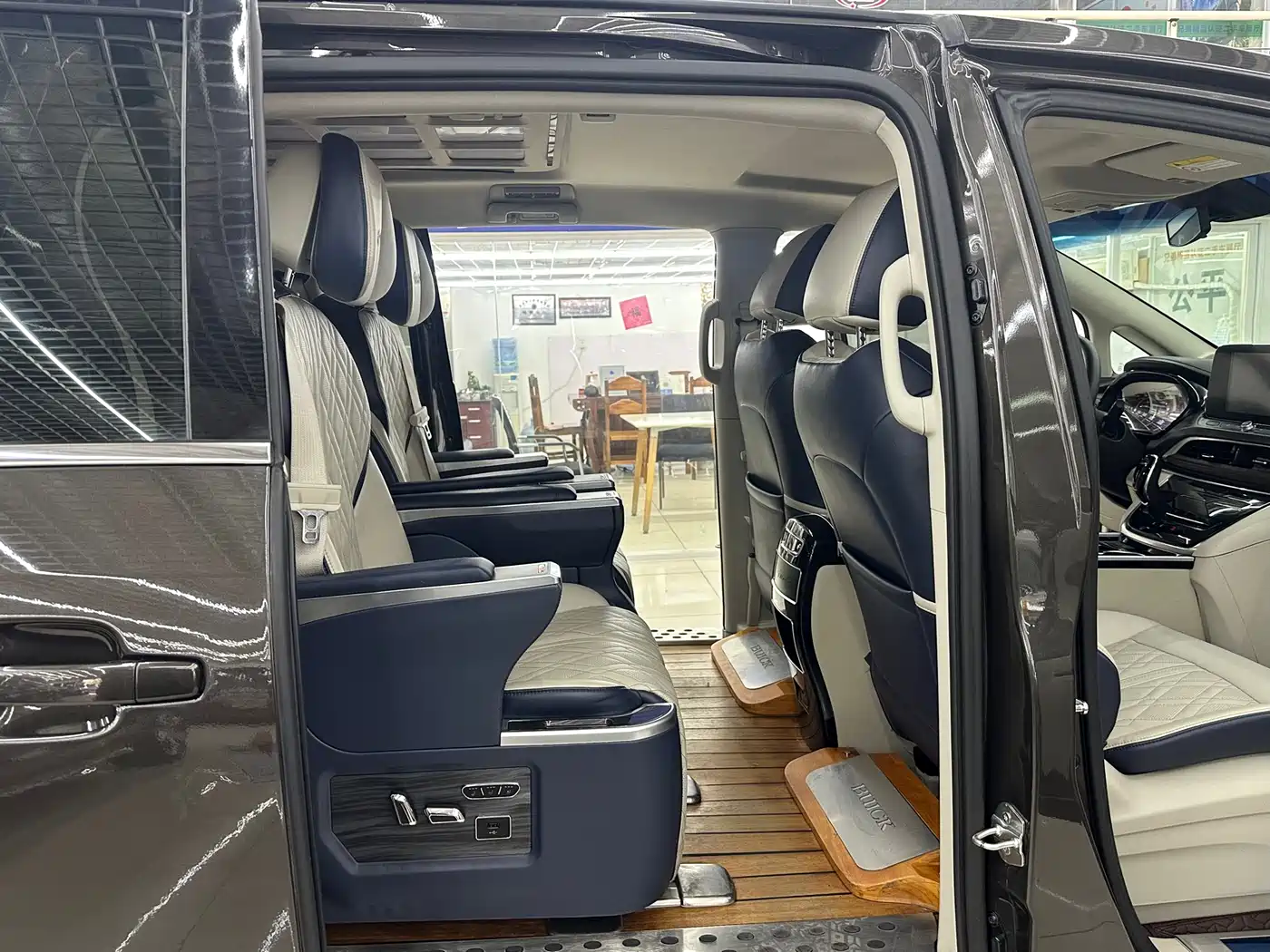 Buick GL8 2022 Land Business Class 652T Comfort фото 14