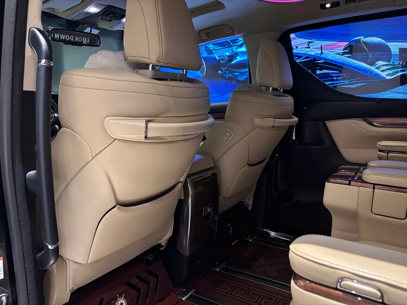 Toyota Alphard 2018 3.5L Premium фото 17