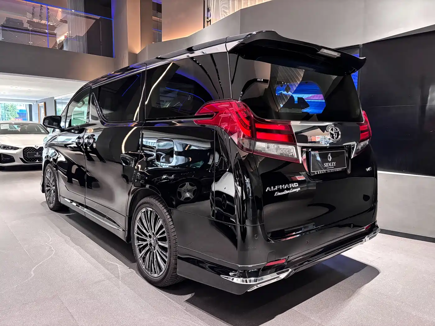 Toyota Alphard 2018 3.5L Premium фото 4
