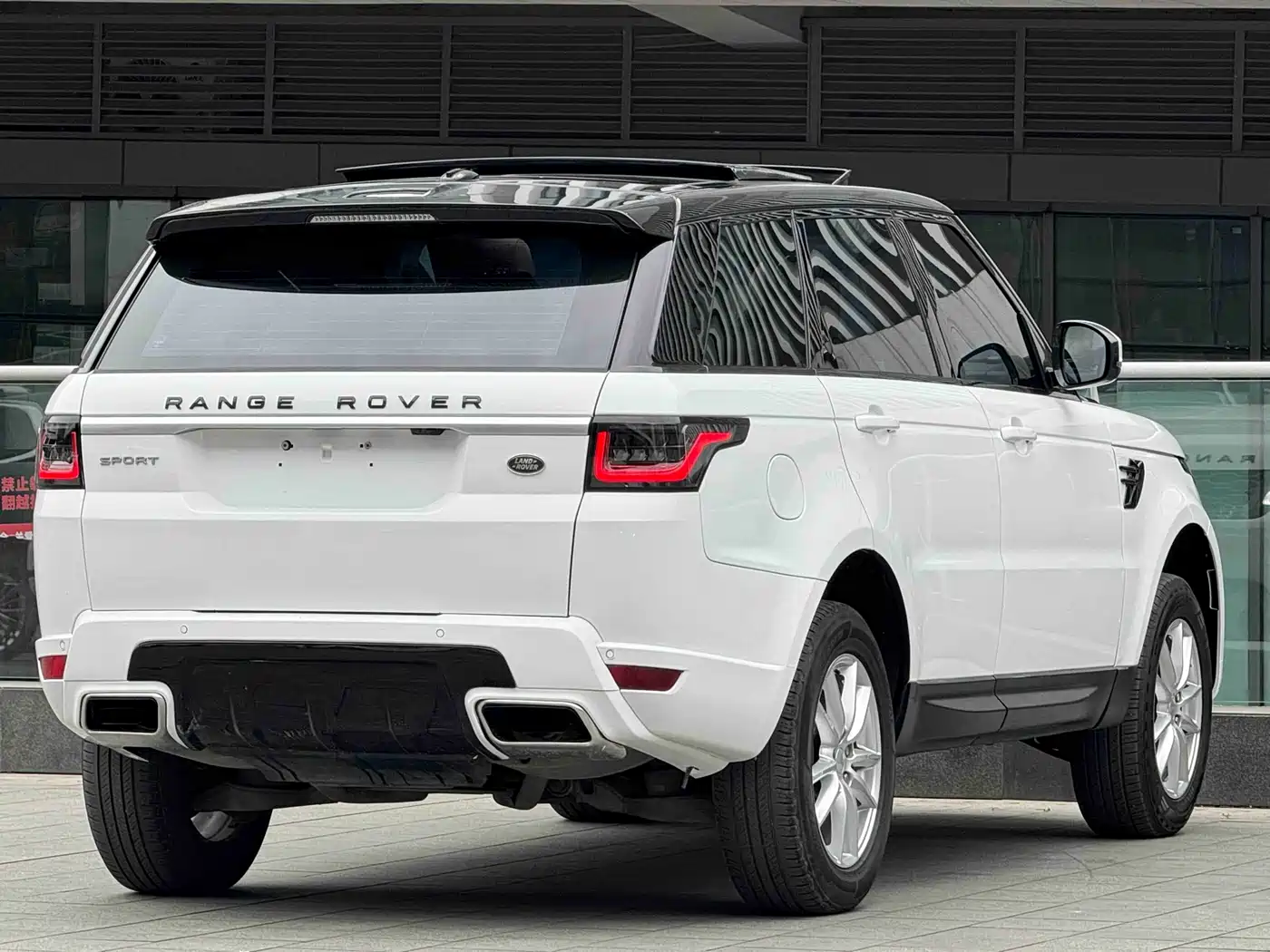 Land Rover Range Rover Sport 2016 3.0 SDV6 HSE фото 15