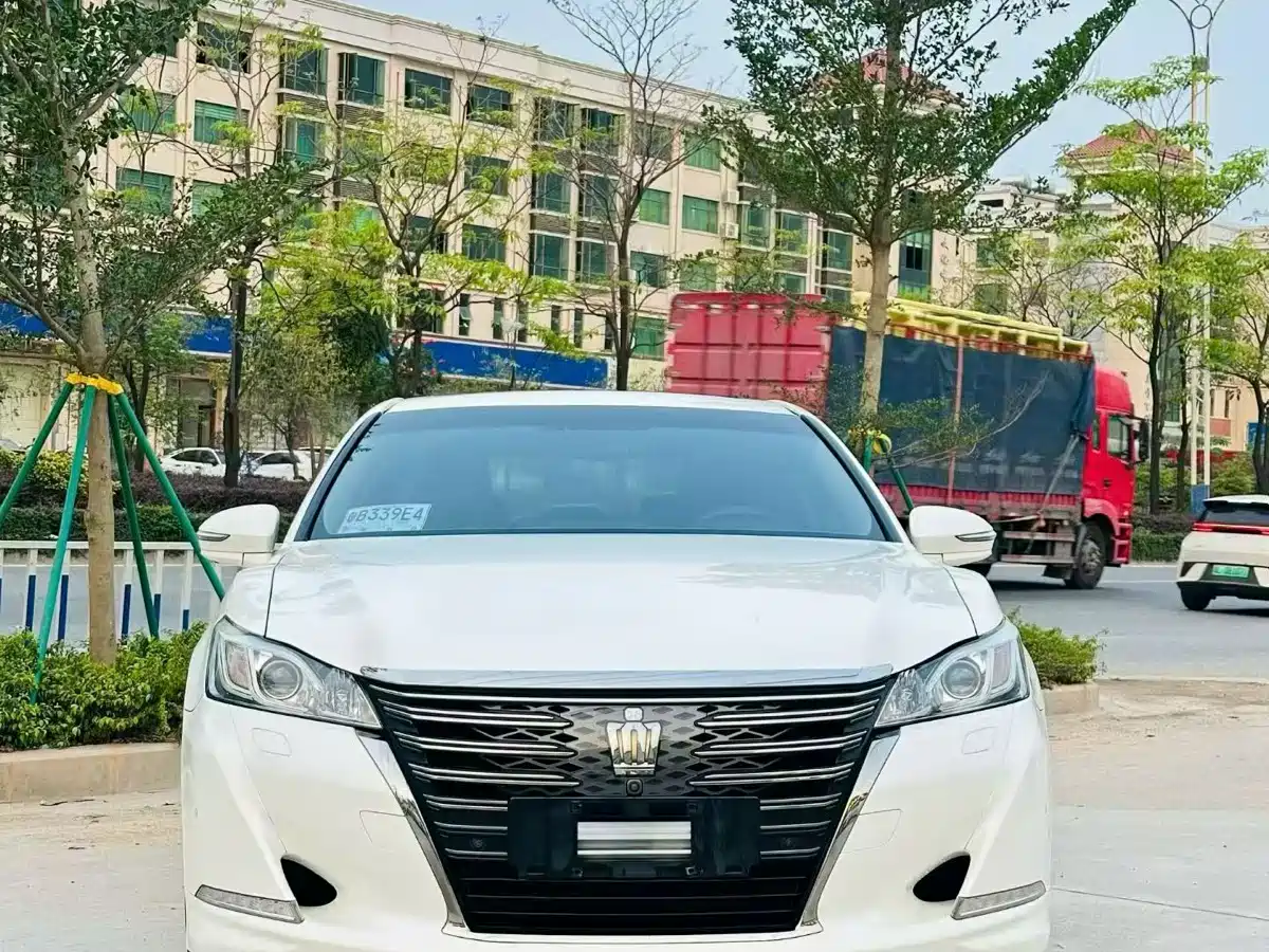 Toyota Crown 2018 2.0T Premium Edition фото 2