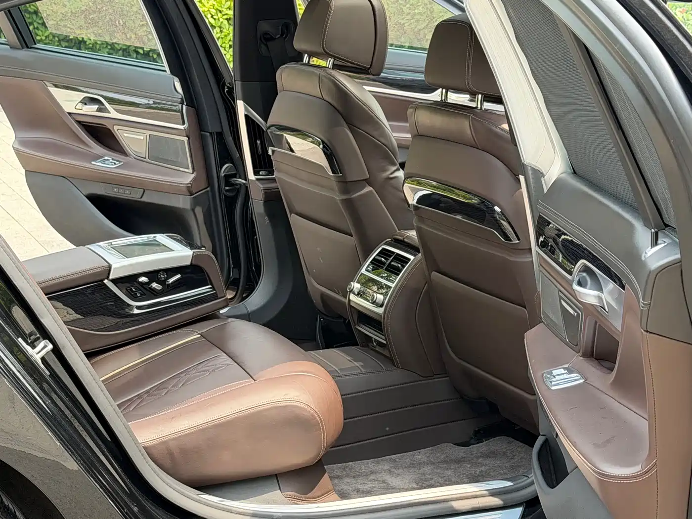 BMW 7-SERIES