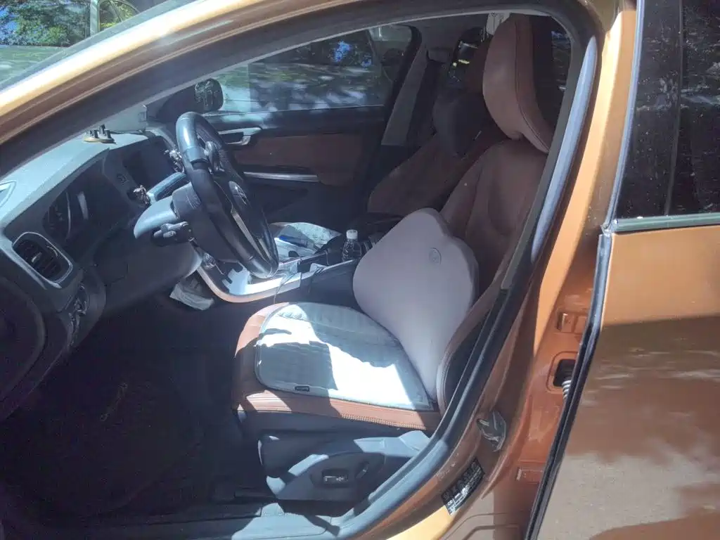 Volvo S60 2014 2014 Volvo S60L 2.0T Zhi Yuan Edition