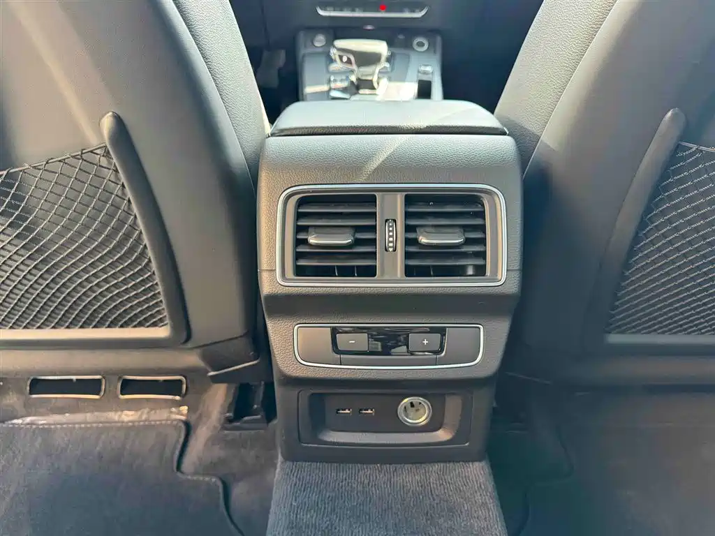 Audi Q5L 2020 Facelift 40 TFSI Honor Fashion фото 21