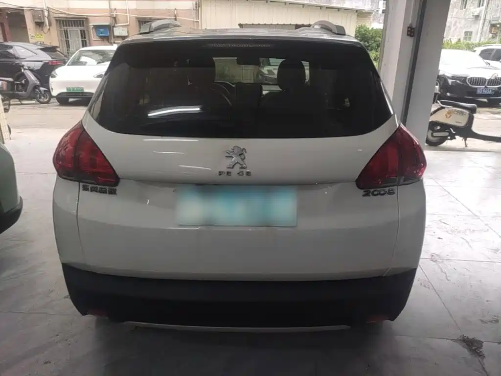 صورة 6 - Peugeot 2008