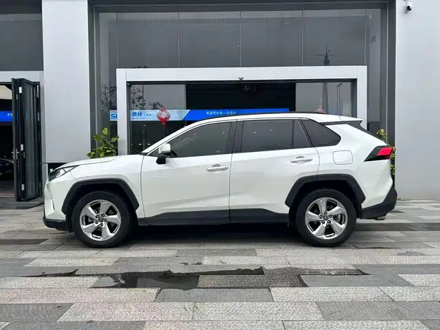 Toyota RAV4 Rongfang 2020 Hybrid 2.5L E-CVT 2WD Elite Edition — фото 3