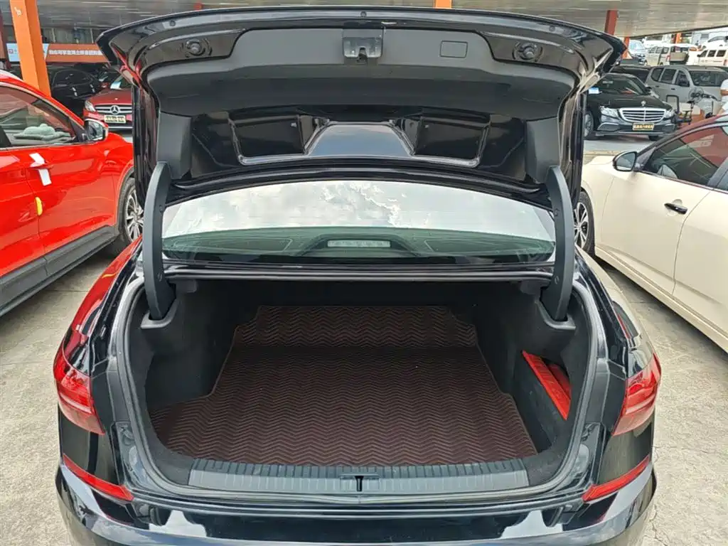 Volkswagen Passat 2021 Model 280TSI Business Edition фото 19