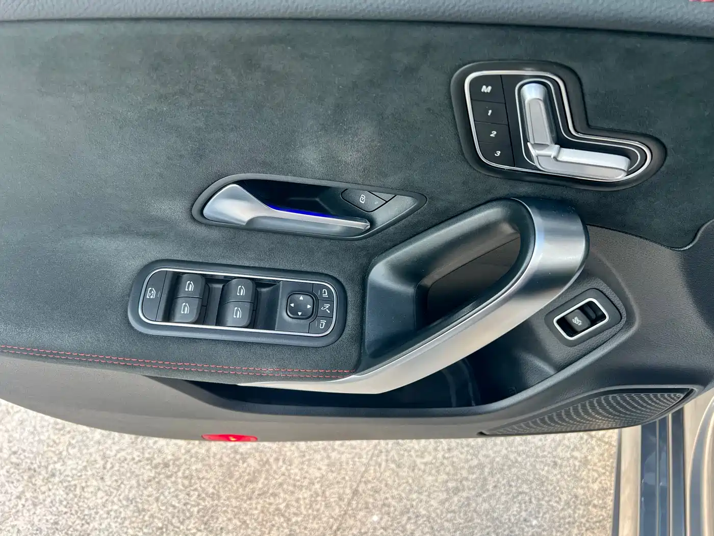 Mercedes-Benz CLA (Import) 2021 CLA 200 фото 17