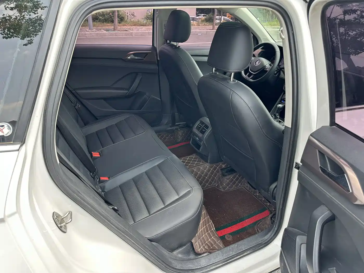 VOLKSWAGEN TUYUE