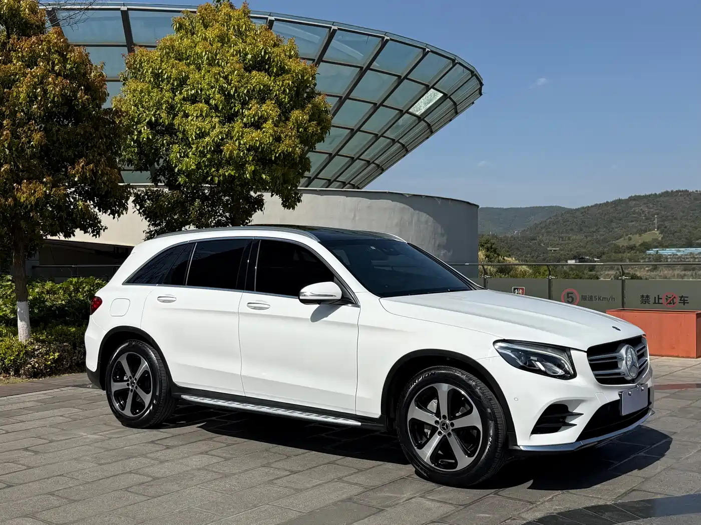 Mercedes-Benz GLC 2019 GLC 260 L 4MATIC Luxury фото 3