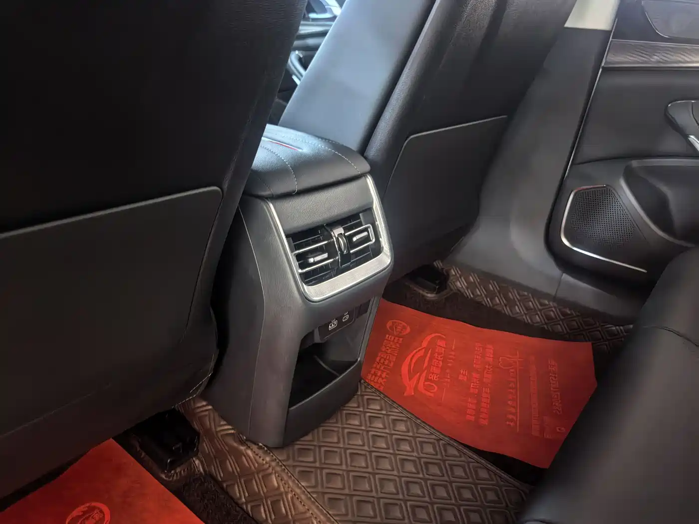 Hongqi H6 2024 Model 2.0T Elegance Edition фото 16
