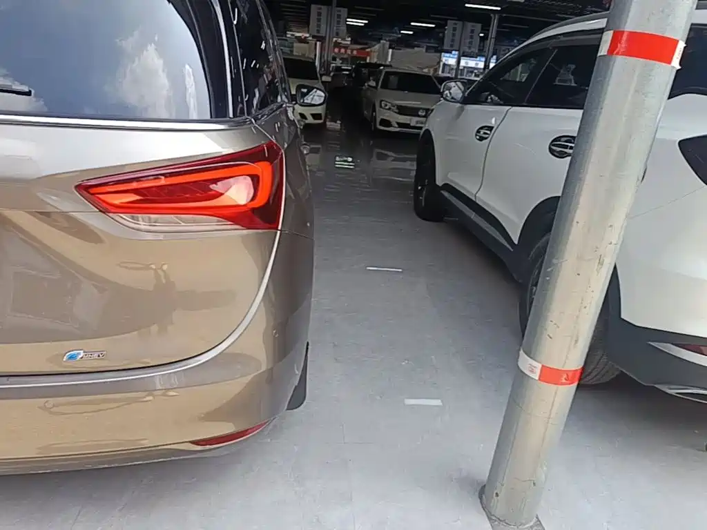 BUICK GL6