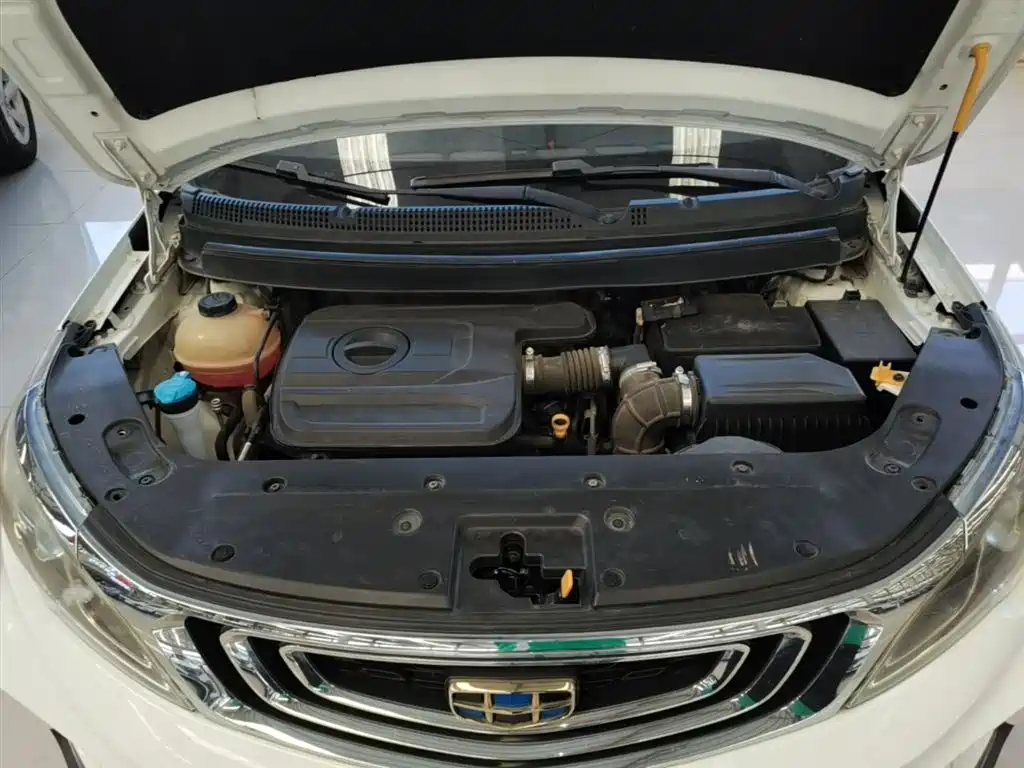 Фото 20 - Geely Vision X3