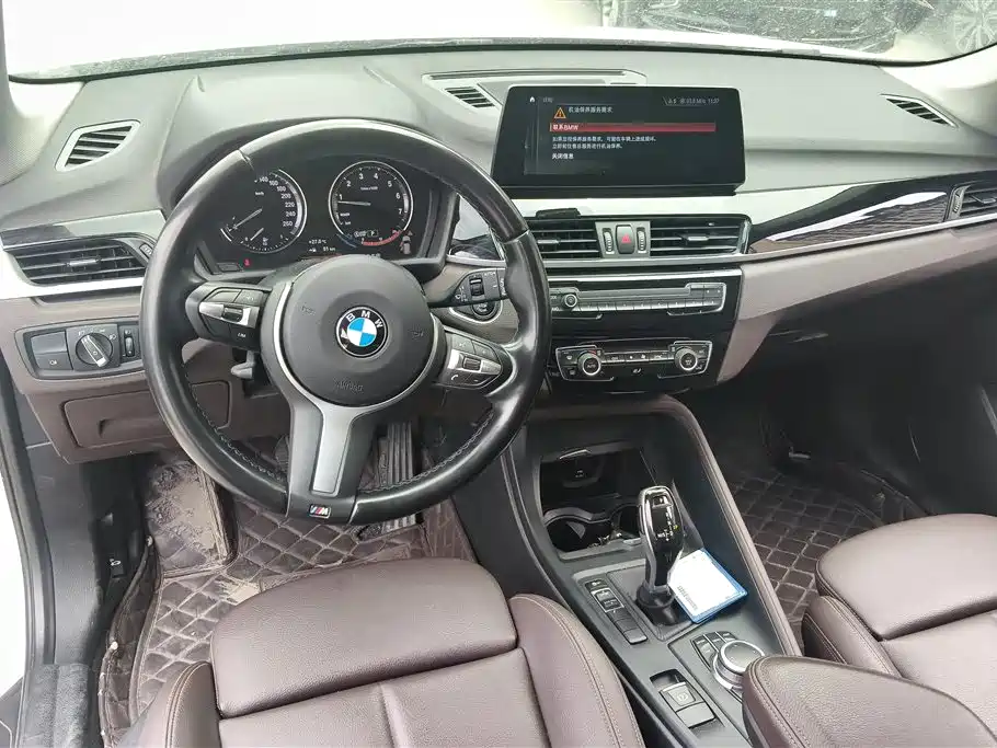 BMW X1 2022 sDrive25Li Leading фото 12