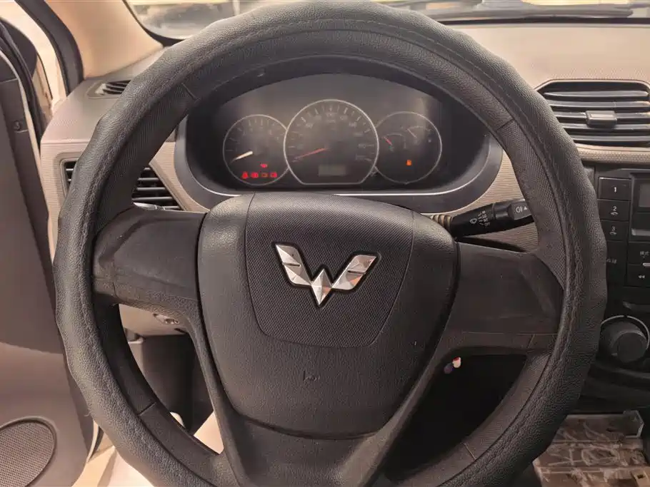 Wuling Motors Wuling Hongguang 2014 2014 1.5L Standard