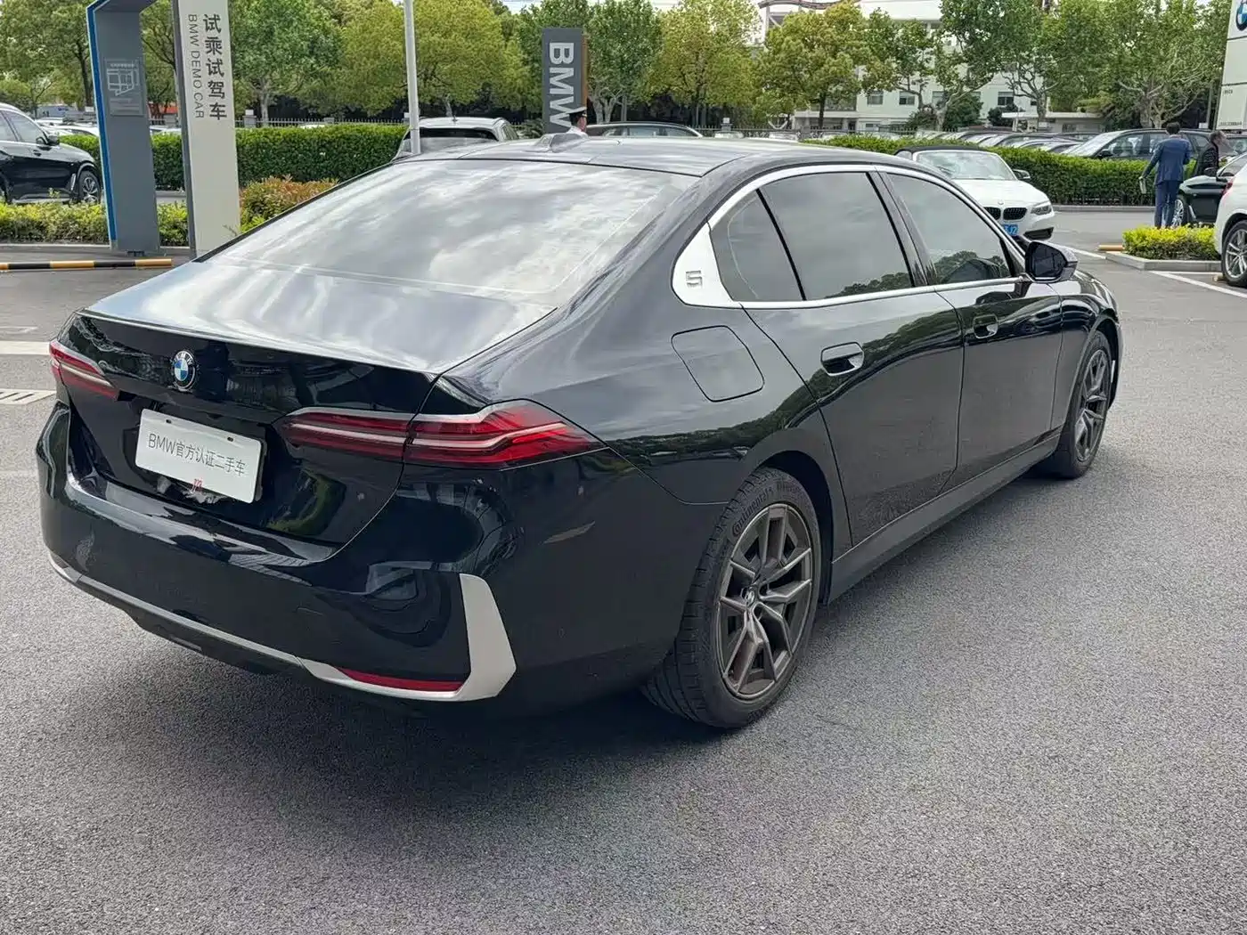 BMW 5 Series 2024 530Li Leading Model Luxury Package фото 8