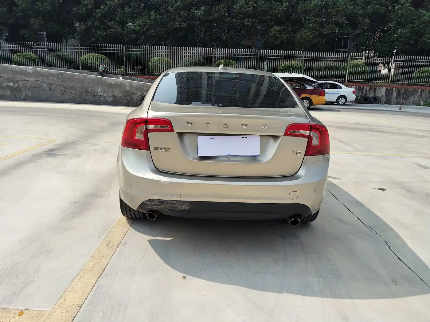 Photo 10 - Volvo S60 (Import)