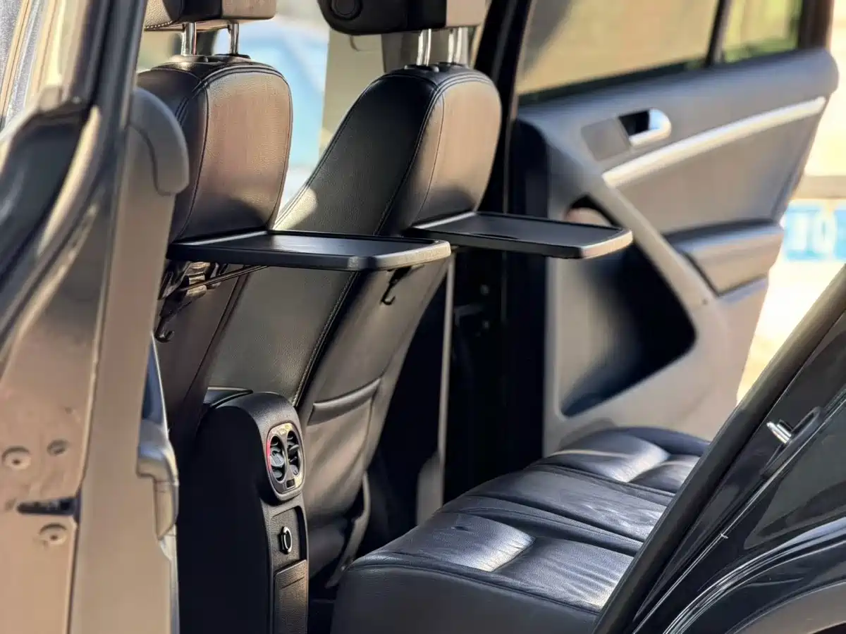 Volkswagen Tiguan 2012 2.0TSI Comfort фото 6