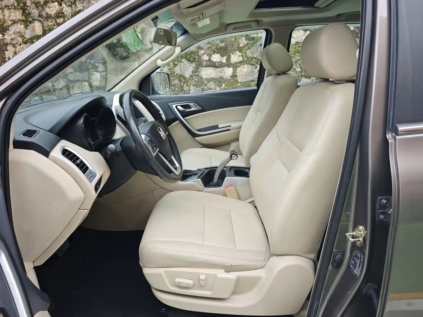 Jiangling Yusheng S350 2014 2014 2.4T Automatic 2WD Diesel Luxury Sunroof 7-seater