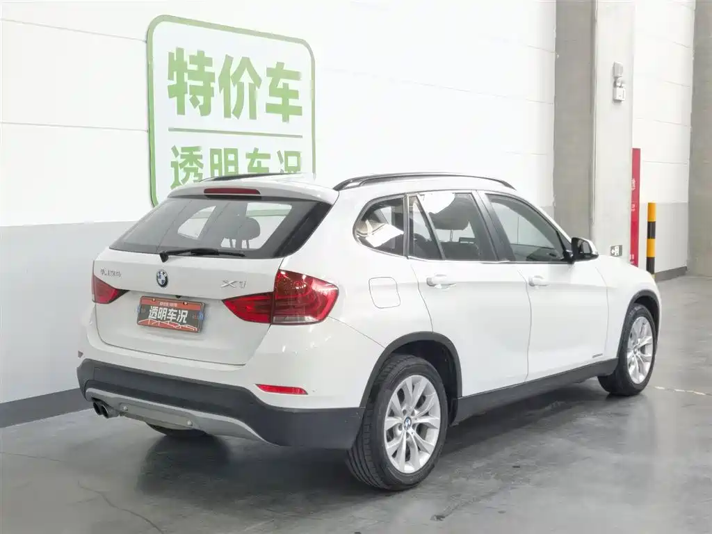BMW X1 2014 sDrive18i Fashion Edition фото 2