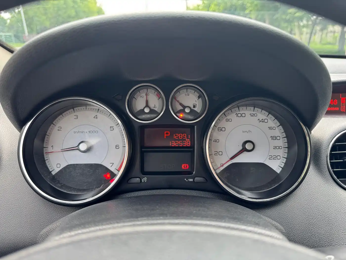 Peugeot 408 2013 2.0L Automatic Comfort Edition фото 12