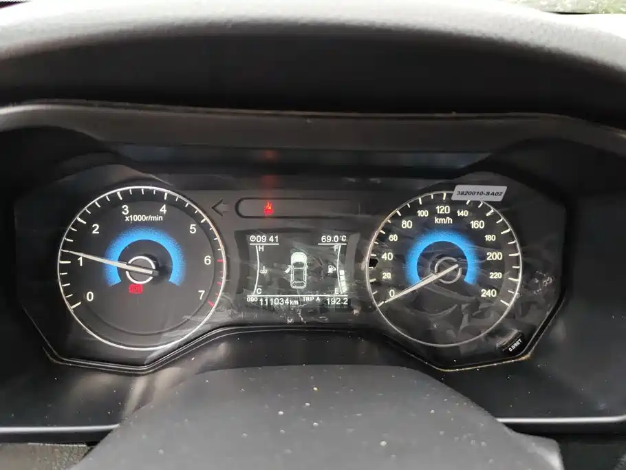 صورة 14 - Dongfeng Fengguang Fengguang 580