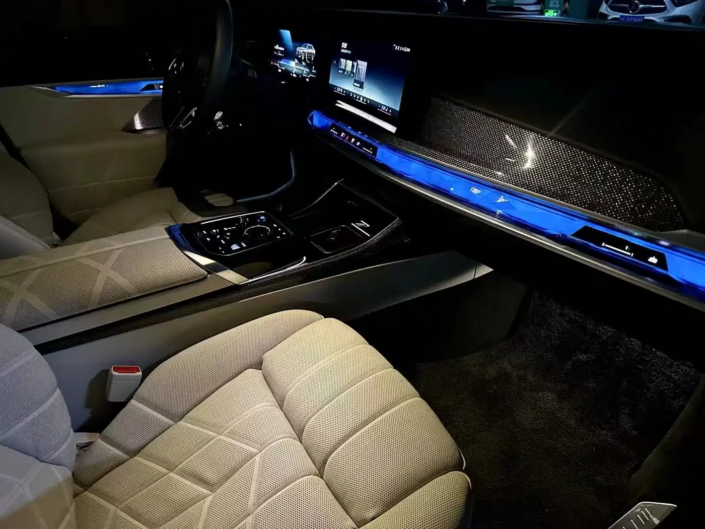 BMW i7 2023 Model xDrive60L M Sport Package фото 26