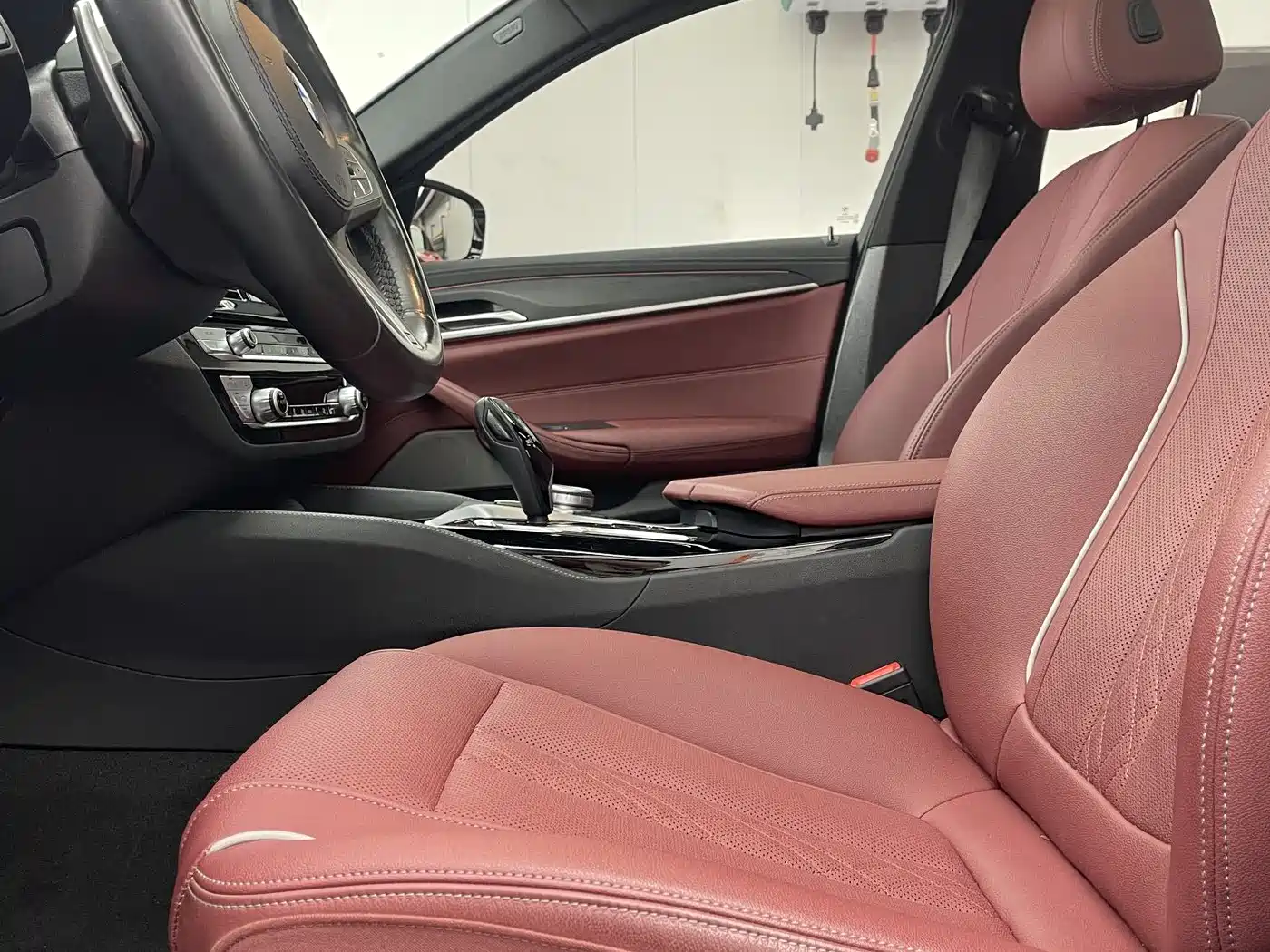 BMW 5 Series 2023 530Li xDrive M Sport Package фото 5