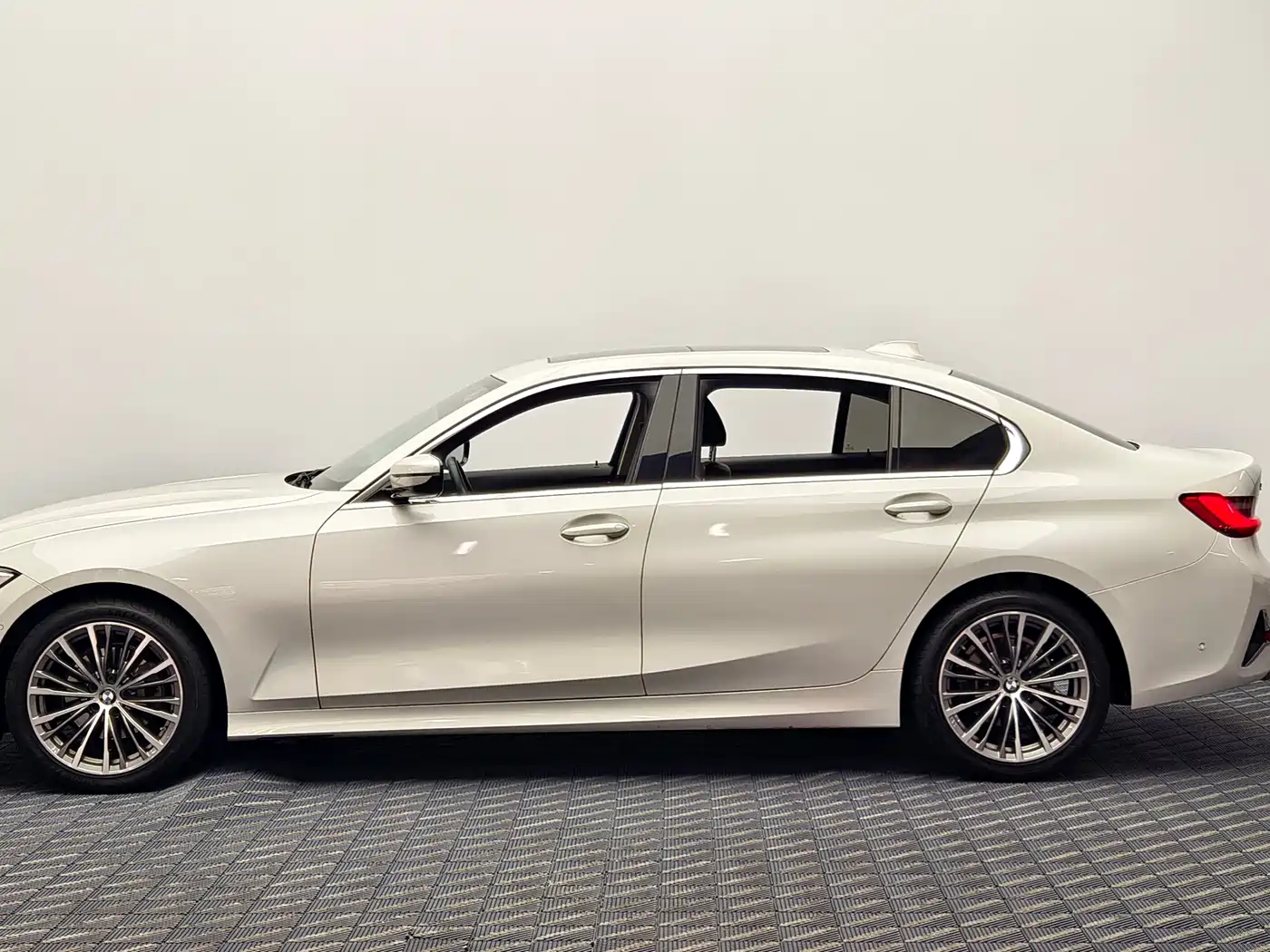 BMW 3 Series 2020 325Li Launch Edition фото 5