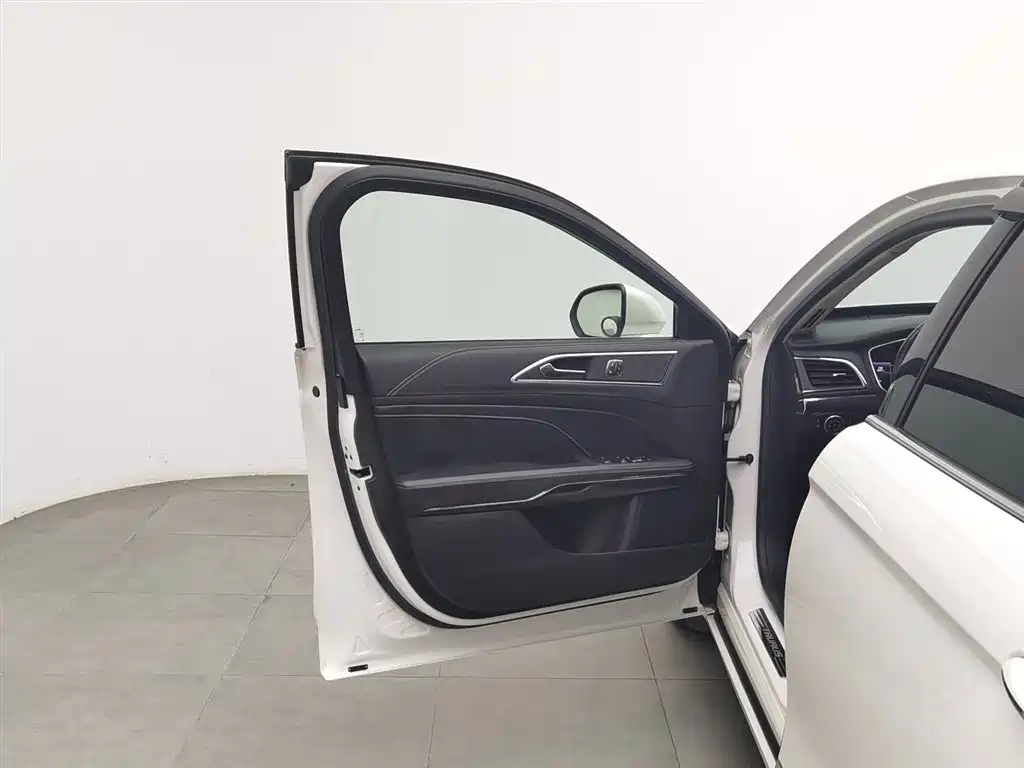 Ford Taurus 2015 EcoBoost 325 V6 Fashion фото 8