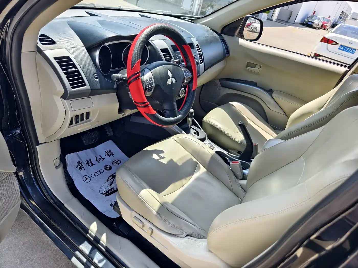 Mitsubishi Outlander (Import) 2008 Model 3.0 Luxury фото 7