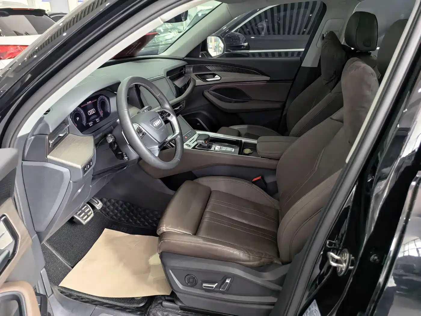 Audi Q6 2024 45 TFSI quattro Qi Yun Yu Lin Package 7-seater фото 6