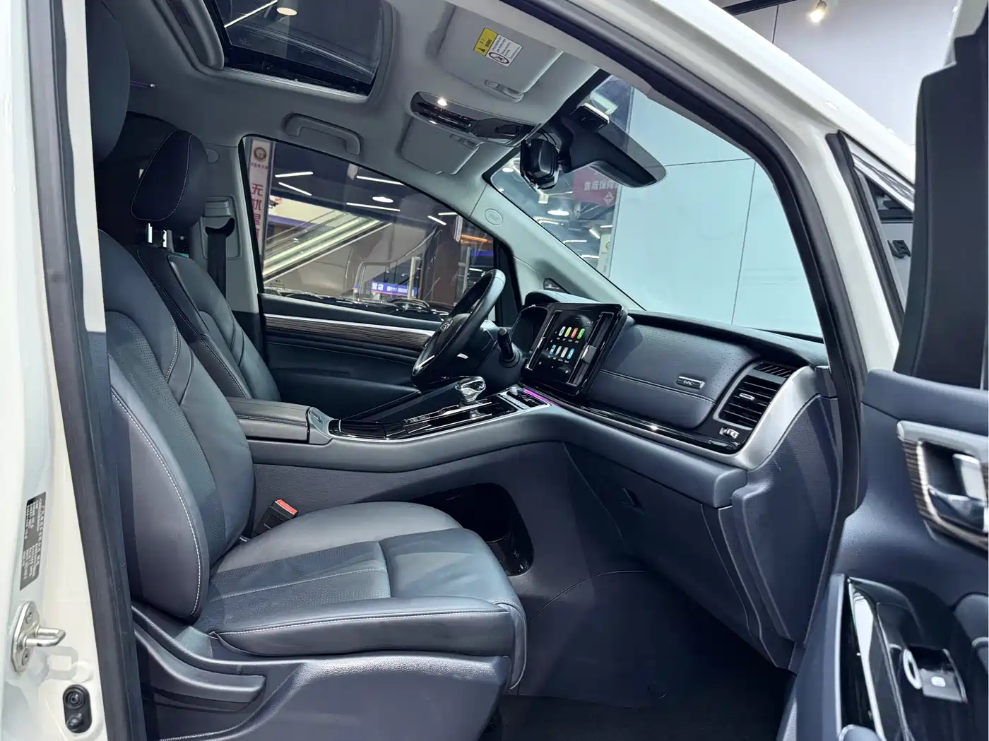 GAC Trumpchi Trumpchi M8 2021 Leading Show Series 390T Prestige Edition фото 16