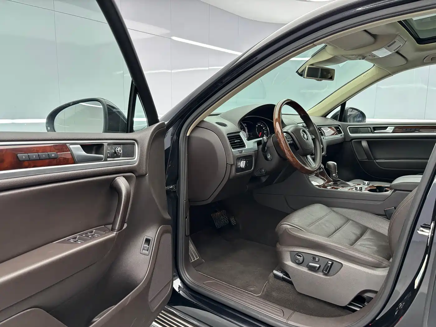 Volkswagen Touareg 2013 3.0TSI X 10th Anniversary Limited Edition фото 17