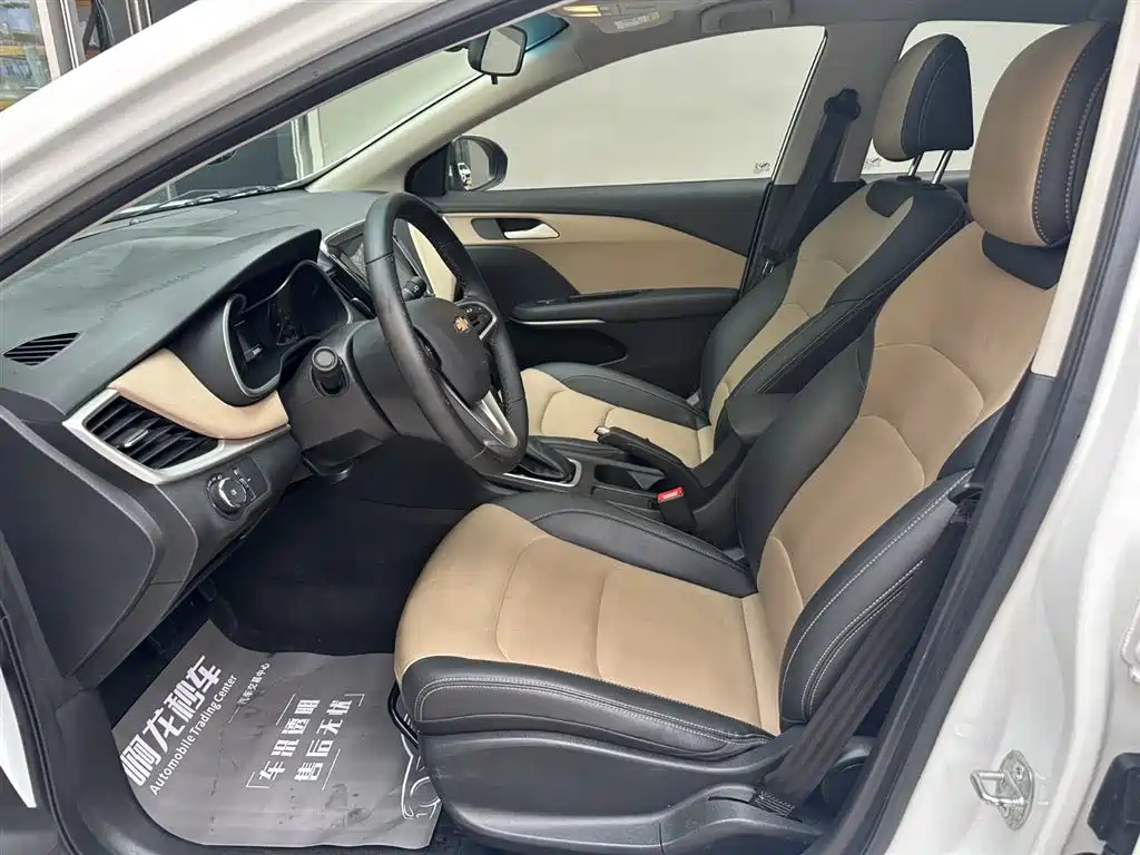 CHEVROLET CRUZE