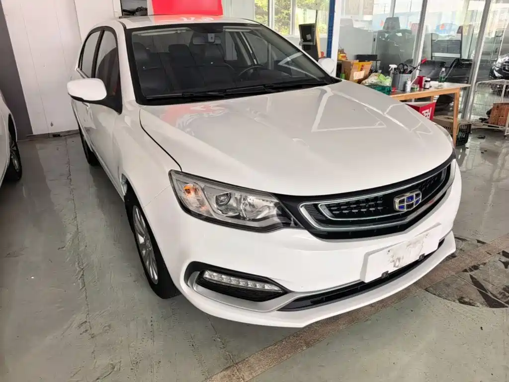 Фото 4 - Geely Vision
