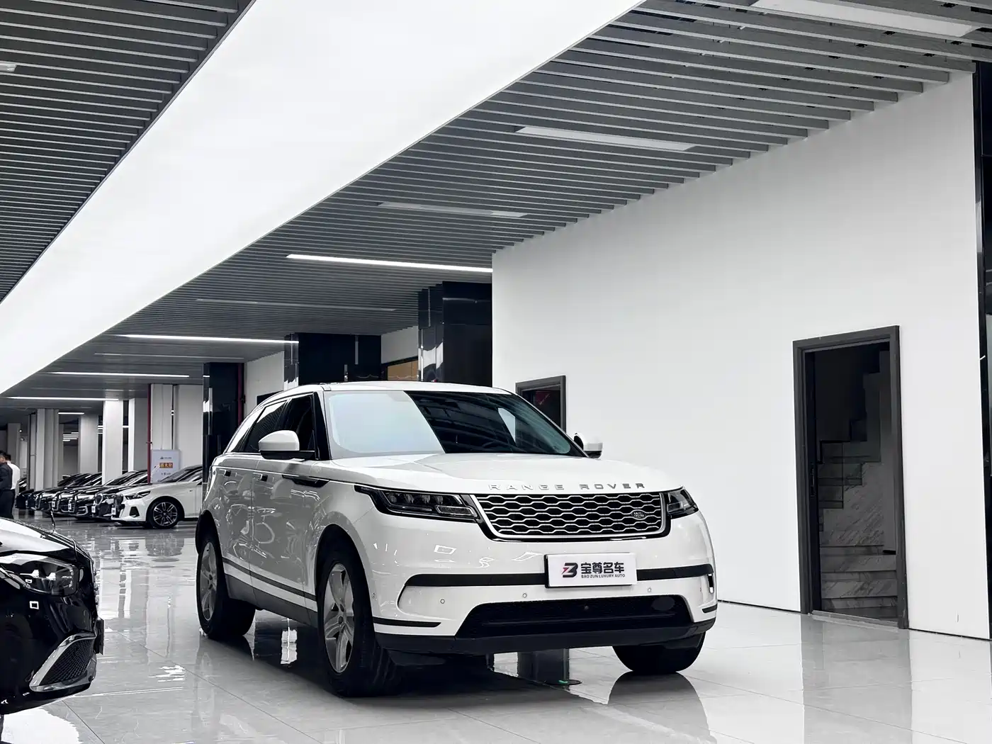 Land Rover Range Rover Velar 2022 250PS фото 3