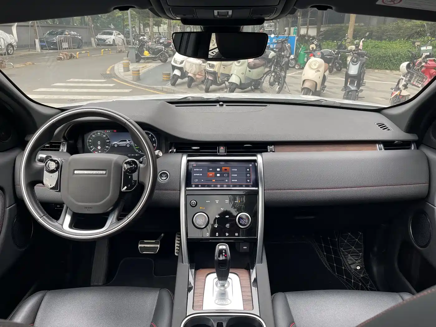 LAND ROVER DISCOVER NEW ENERGY SOURCES FOR SPORTS