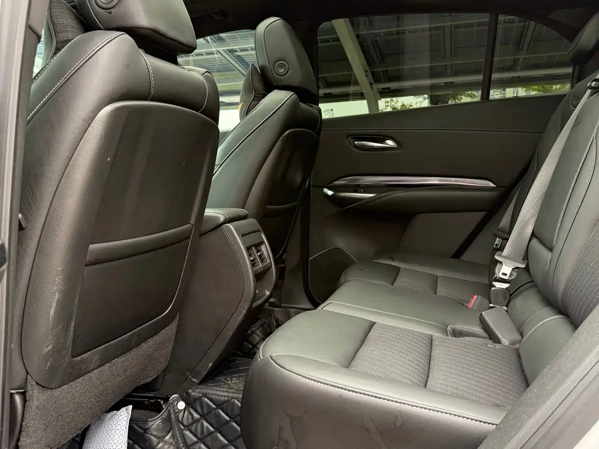 Cadillac XT4 2023 28T 2WD Trend фото 6