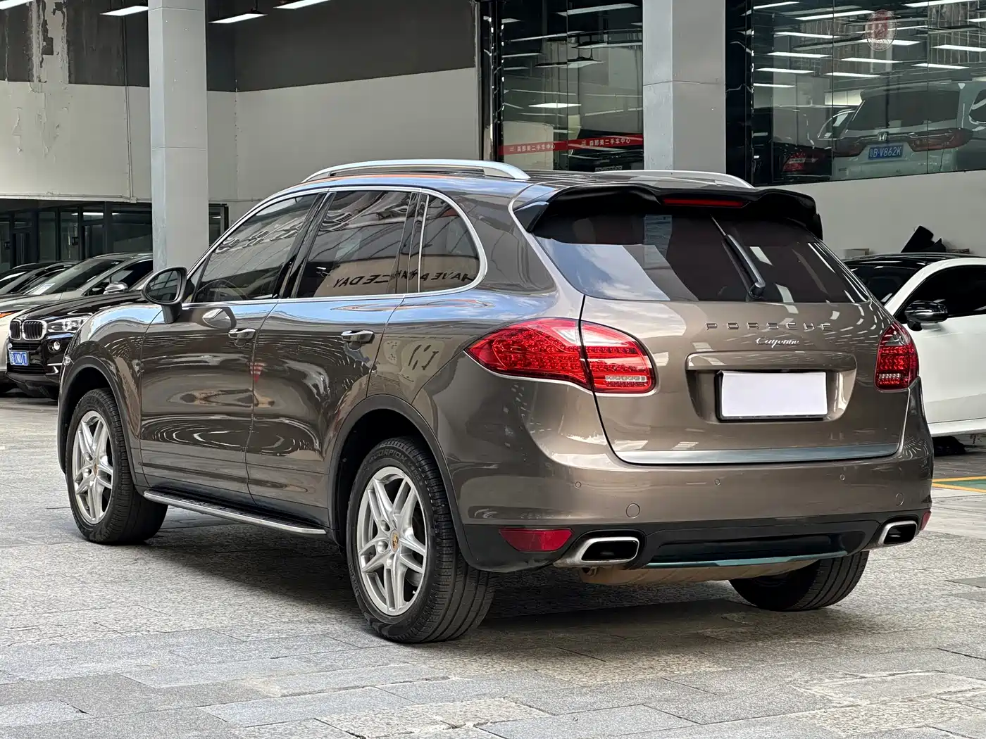 Porsche Cayenne 2011 Cayenne 3.0T фото 14