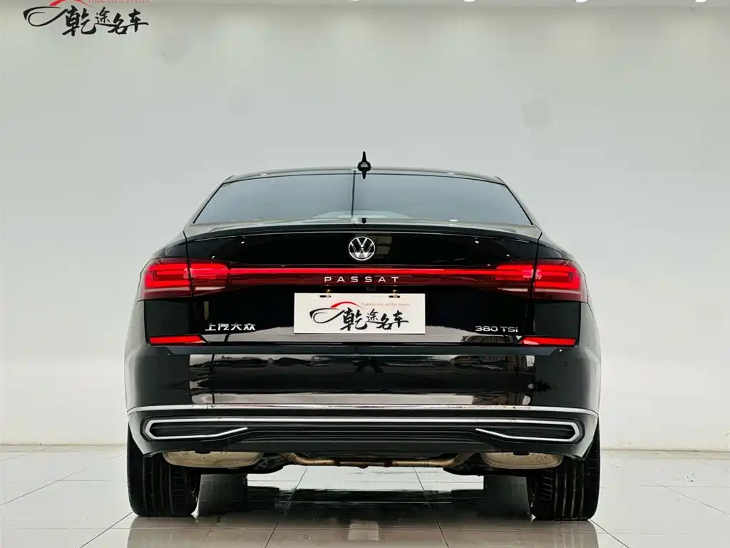 Volkswagen Passat 2023 Facelift 380TSI Luxury Edition фото 6