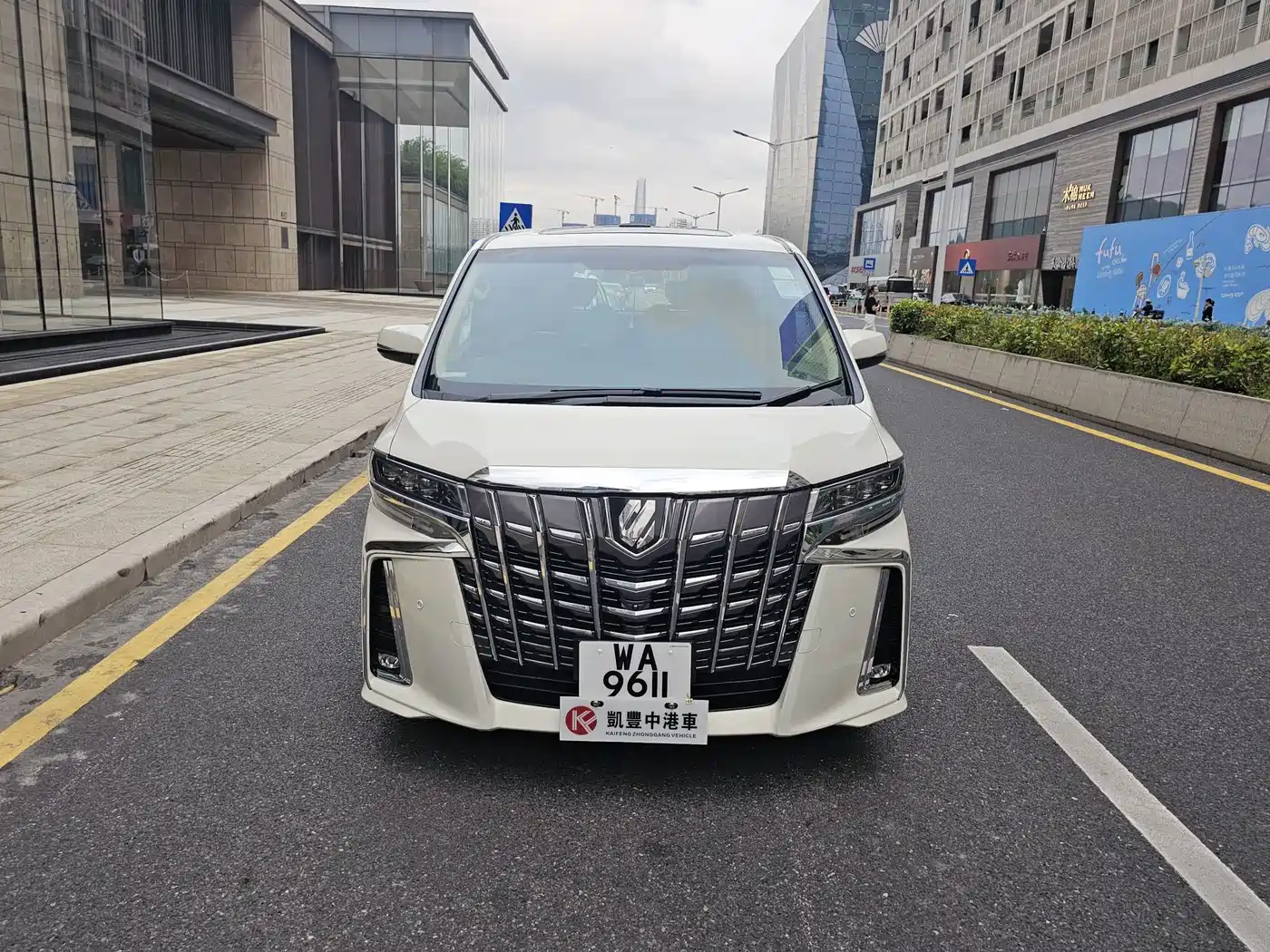Toyota Alphard 2015 3.5L Luxury Edition фото 3